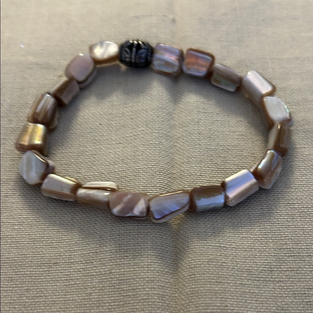 Elegant Pearl Stretch Bracelet with charcoal gray Accent